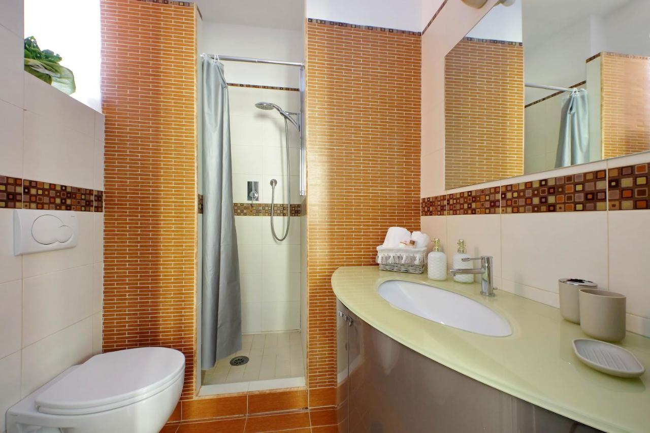 Luxury Apartment Vaticano-S'Peter Basilica - Netflix Wifi - Aircond Rome Exterior photo